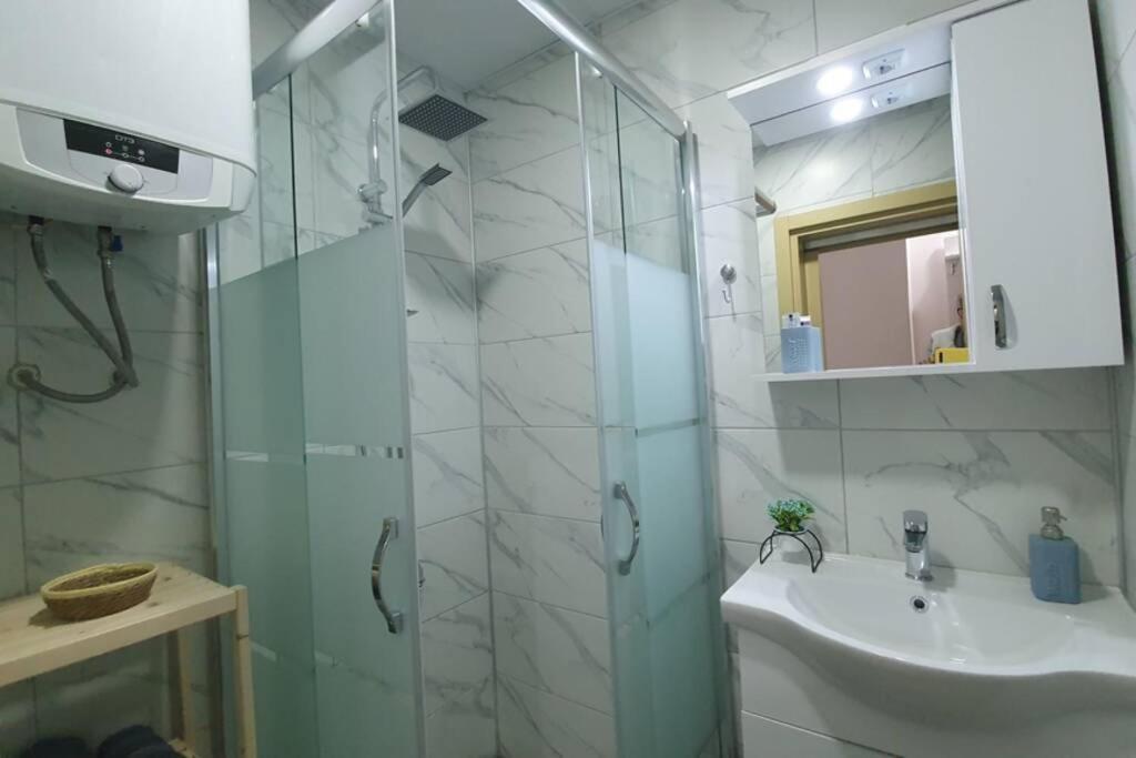 2+1 Apartm With Garden + Balcony , At Ladies Beach คูซาดาซี ภายนอก รูปภาพ
