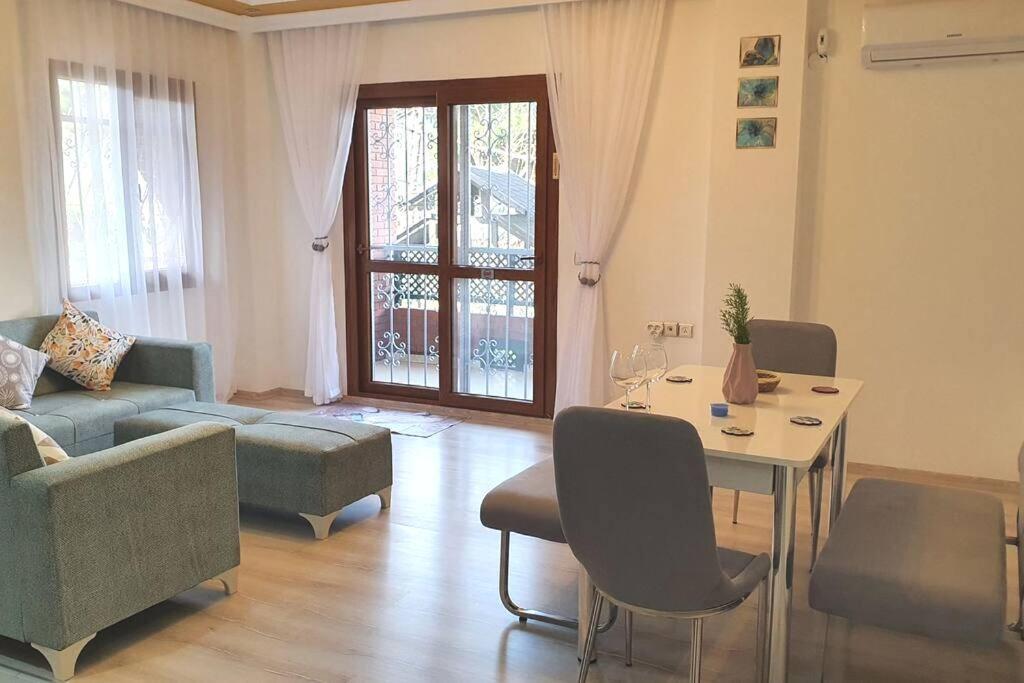 2+1 Apartm With Garden + Balcony , At Ladies Beach คูซาดาซี ภายนอก รูปภาพ